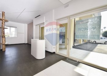 Bagno - Locale Commerciale Via Felice Paradiso
 
64, Acireale - foto 11