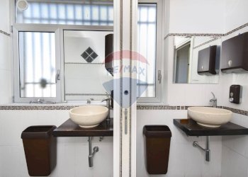 Bagno - Locale Commerciale Via Felice Paradiso
 
64, Acireale - foto 18