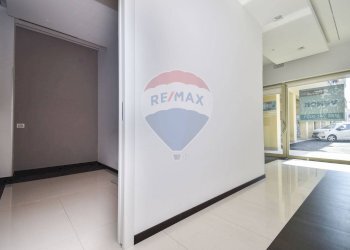 Hall / corridoio - Locale Commerciale Via Felice Paradiso
 
64, Acireale - foto 26