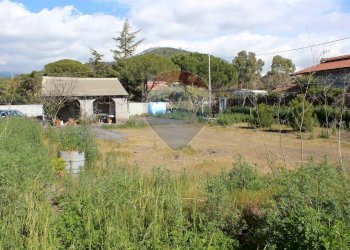 Giardino - Casa indipendente Via Re Martino
 
10, Nicolosi - foto 5