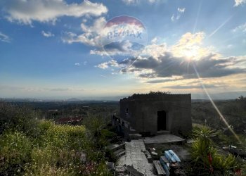 Edificio all\'aperto - Terreno agricolo Contrada Capreria
 
snc, Ragalna - foto 17