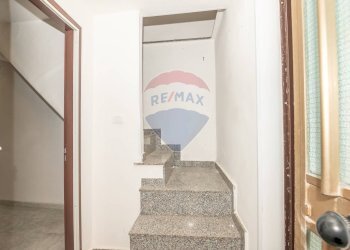 Scale - Casa indipendente Via Lesina
 
12, Caltagirone - foto 6