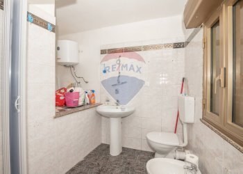 Bagno - Casa indipendente Via Lesina
 
12, Caltagirone - foto 8