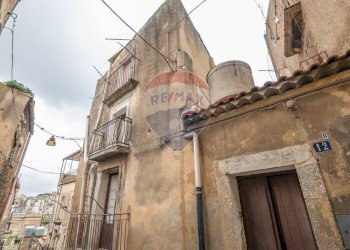 Edificio all\'aperto - Casa indipendente Via Lesina
 
12, Caltagirone - foto 18
