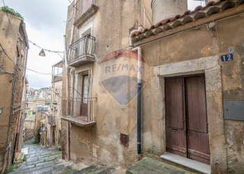 Edificio all\'aperto - Casa indipendente Via Lesina
 
12, Caltagirone - foto 19