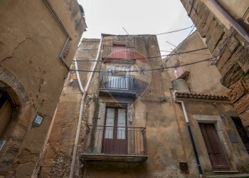 Edificio all\'aperto - Casa indipendente Via Lesina
 
12, Caltagirone - foto 20
