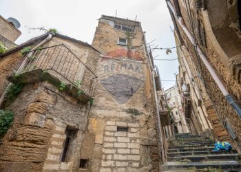 Edificio all\'aperto - Casa indipendente Via Lesina
 
12, Caltagirone - foto 21