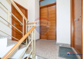 Hall / corridoio - Locale Commerciale Contrada Schettino
 
snc, Paterno - foto 10