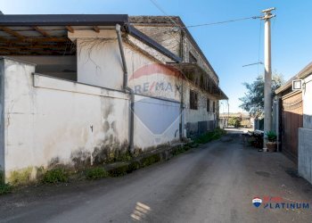 Casa all\'aperto - Locale Commerciale Contrada Schettino
 
snc, Paterno - foto 35