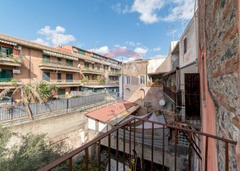 Edificio all\'aperto - Casa semi indipendente Via Acquedotto Greco
 
45, Catania - foto 22