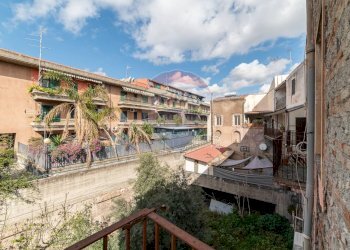 Edificio all\'aperto - Casa semi indipendente Via Acquedotto Greco
 
45, Catania - foto 25