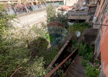 Edificio all\'aperto - Casa semi indipendente Via Acquedotto Greco
 
45, Catania - foto 31