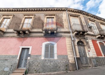 Edificio all\'aperto - Casa semi indipendente Via Acquedotto Greco
 
45, Catania - foto 45
