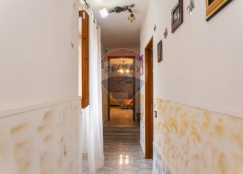 Hall / corridoio - Casa indipendente Vicolo di Via Stalluzza
 
20, Trecastagni - foto 13