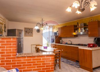 Cucina - Casa indipendente Vicolo di Via Stalluzza
 
20, Trecastagni - foto 3