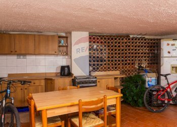 Cucina - Casa indipendente Vicolo di Via Stalluzza
 
20, Trecastagni - foto 22