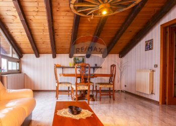 Sala da pranzo - Casa indipendente Vicolo di Via Stalluzza
 
20, Trecastagni - foto 35