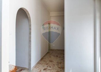 Hall / corridoio - Quadrilocale via delle medaglie d'oro
 
40, Catania - foto 6