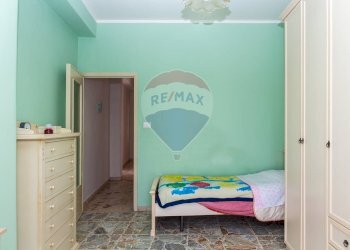 Camera / camera da letto - Quadrilocale via delle medaglie d'oro
 
40, Catania - foto 15