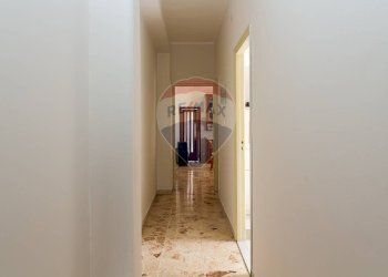 Hall / corridoio - Quadrilocale via delle medaglie d'oro
 
40, Catania - foto 17