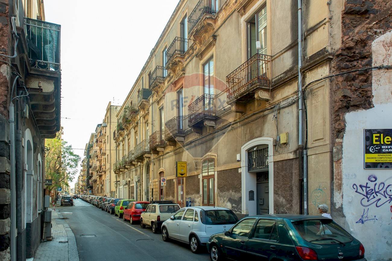 Edificio all\'aperto - Appartamento via canfora
 
38, Catania - foto 1