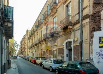 Edificio all\'aperto - Appartamento via canfora
 
38, Catania - foto 1