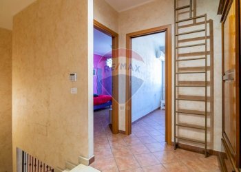 Hall / corridoio - Villa a Schiera via santa maria delle fosse
 
9, Mascalucia - foto 26