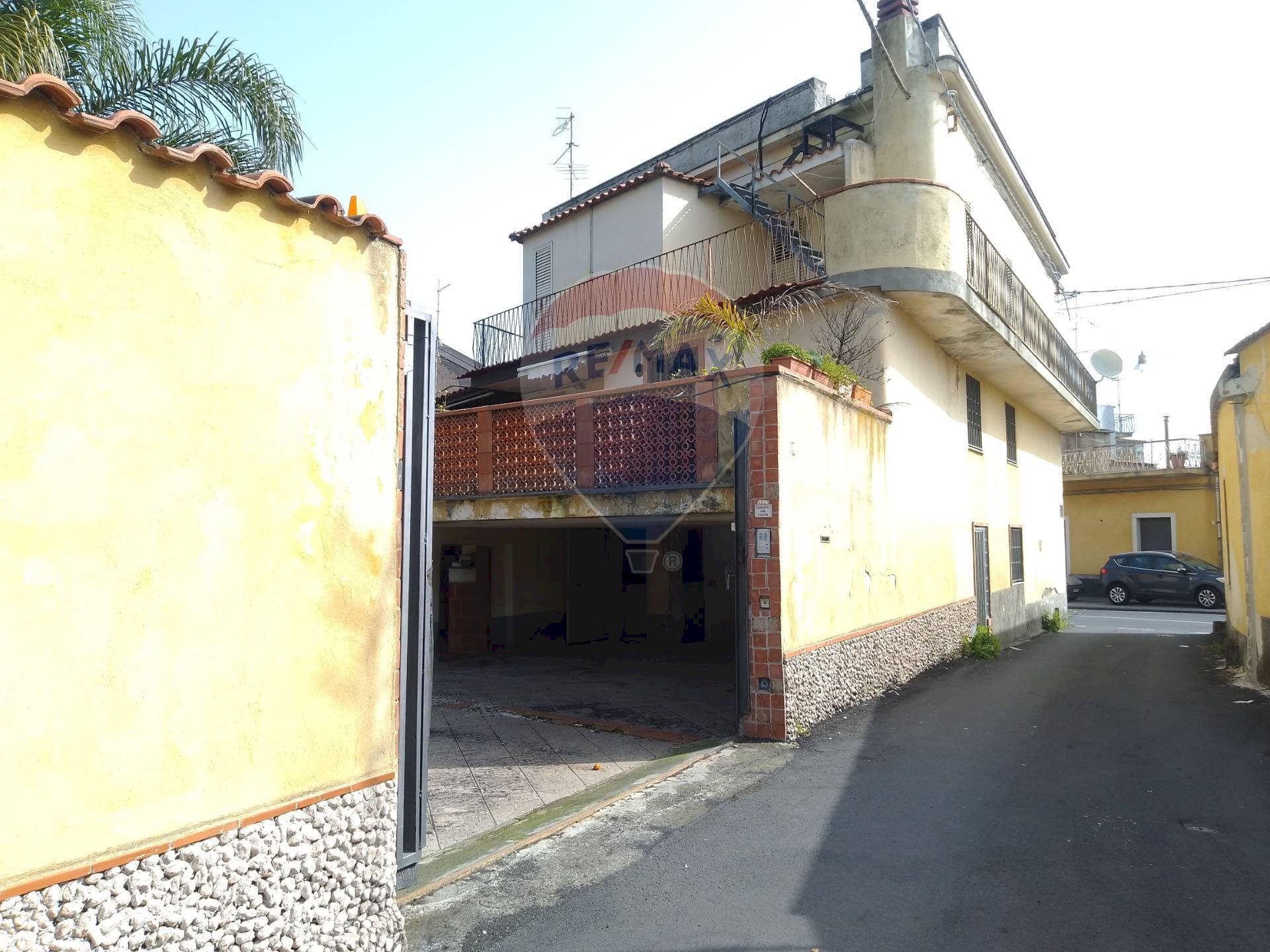 prospetto sud con accesso carrabile - Independent house Via Nazionale Mangano
 
73, Acireale - photo 2