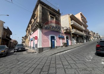 Edificio all\'aperto - Locale Commerciale via roma
 
107, Belpasso - foto 4