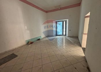 Stanza vuota - Locale Commerciale via roma
 
107, Belpasso - foto 17