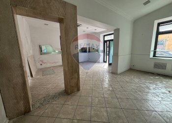 Stanza vuota - Locale Commerciale via roma
 
107, Belpasso - foto 21