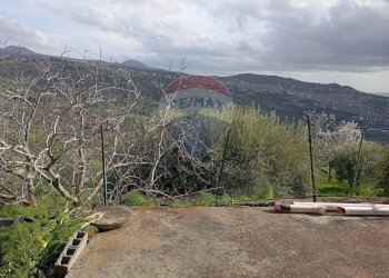Vista delle montagne - Terreno agricolo contrada corvo
 
snc, Bronte - foto 16