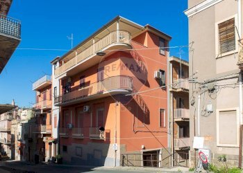 Edificio all\'aperto - Independent house Via Cirene
 
17, Lentini - photo 1