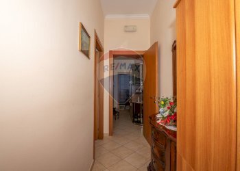 Hall / corridoio - Independent house Via Cirene
 
17, Lentini - photo 14