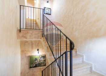 Scale - Casa indipendente Via Abate Meli
 
81, Paterno - foto 21