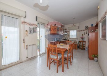 Sala da pranzo - Appartamento Via Francesco Spadaro
 
5, Caltagirone - foto 35