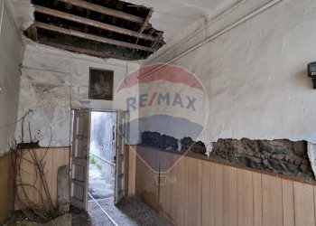 Ricezione / Lobby - Casa indipendente Via Baratta
 
178/180, Paterno - foto 3