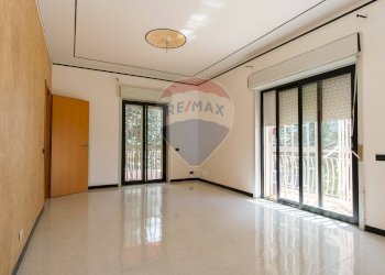 Stanza vuota - Appartamento VIA CESARE BECCARIA
 
10, Pedara - foto 7