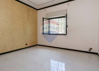 Stanza vuota - Appartamento VIA CESARE BECCARIA
 
10, Pedara - foto 9