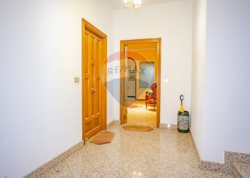 Hall / corridoio - Appartamento Via Vittorio Emanuele Orlando
 
34, Adrano - foto 2