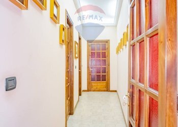 Hall / corridoio - Appartamento Via Vittorio Emanuele Orlando
 
34, Adrano - foto 14