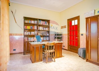 Sala da pranzo - Appartamento Via Vittorio Emanuele Orlando
 
34, Adrano - foto 16