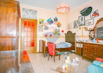 Camera / camera da letto - Appartamento Via Vittorio Emanuele Orlando
 
34, Adrano - foto 25