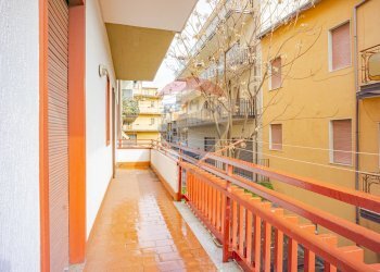 Balcone - Appartamento Via Vittorio Emanuele Orlando
 
34, Adrano - foto 34