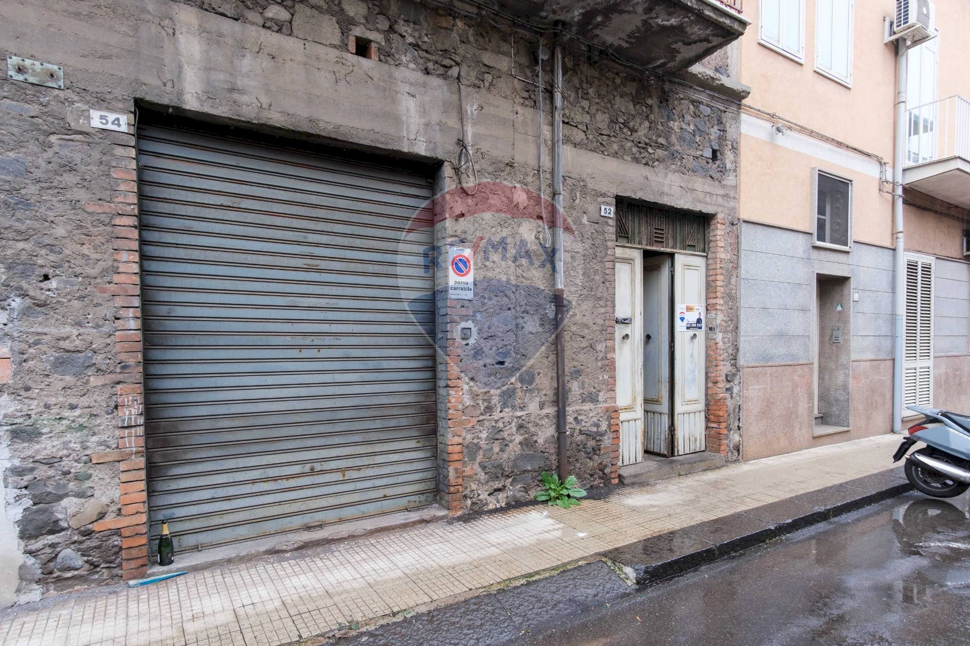 Edificio all\'aperto - Casa indipendente Via Principe di Piemonte
52, Fiumefreddo di Sicilia - foto 2