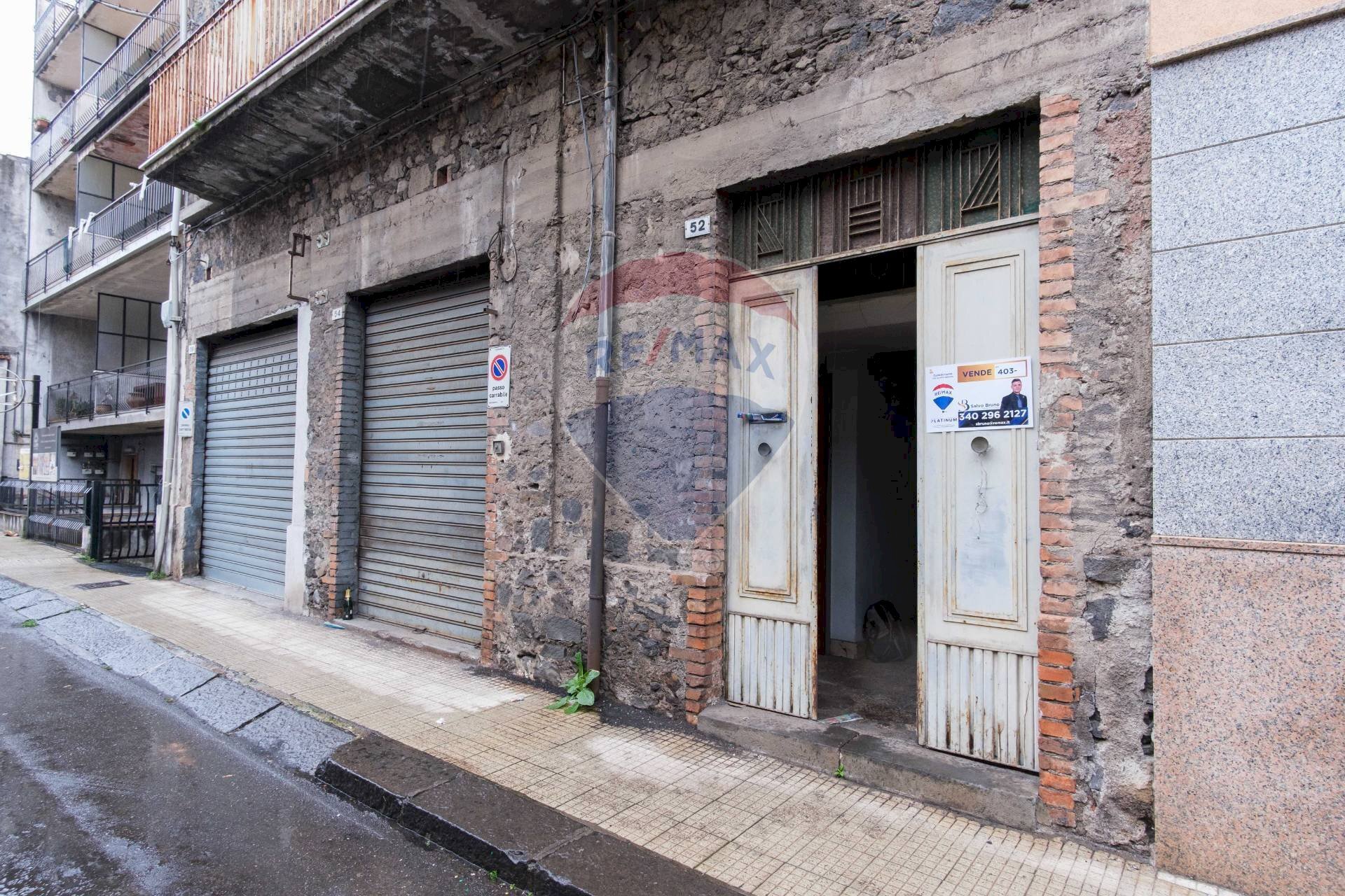 Edificio all\'aperto - Casa indipendente Via Principe di Piemonte
52, Fiumefreddo di Sicilia - foto 3