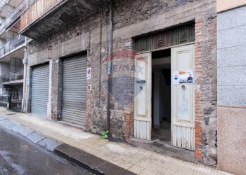 Edificio all\'aperto - Casa indipendente Via Principe di Piemonte
 
52, Fiumefreddo di Sicilia - foto 3
