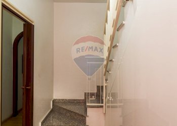 Scale - Attico Via Vincenzo Zaccà 64
 
64, Catania - foto 36