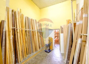 Hall / corridoio - Locale Commerciale Via Mandrà
 
13/B, Catania - foto 19