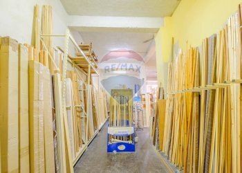 Hall / corridoio - Locale Commerciale Via Mandrà
 
13/B, Catania - foto 20